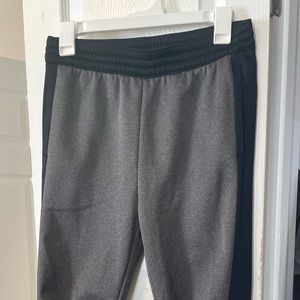 Old Navy Active wear gray & black joggers gently used great condition XL (14-16)